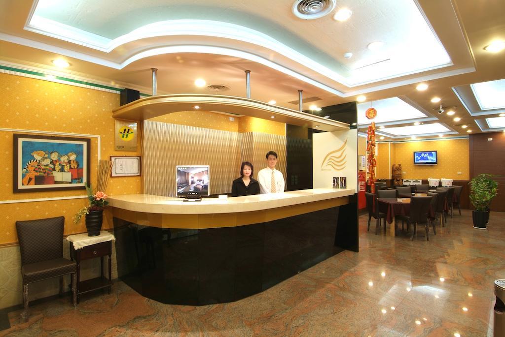 Golden Swallow Hotel Kota Hsinchu Bagian luar foto