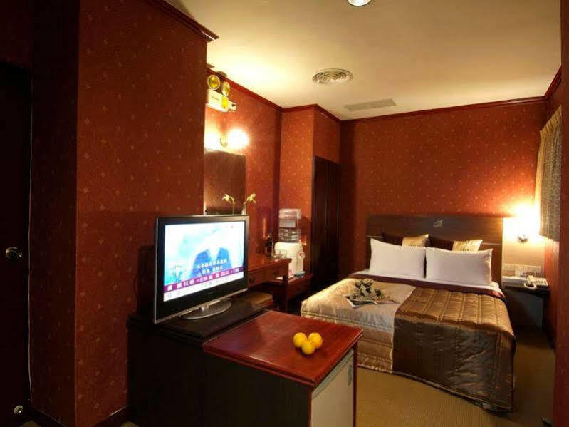 Golden Swallow Hotel Kota Hsinchu Bagian luar foto