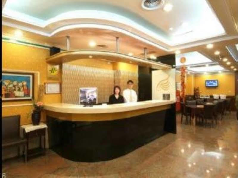 Golden Swallow Hotel Kota Hsinchu Bagian luar foto