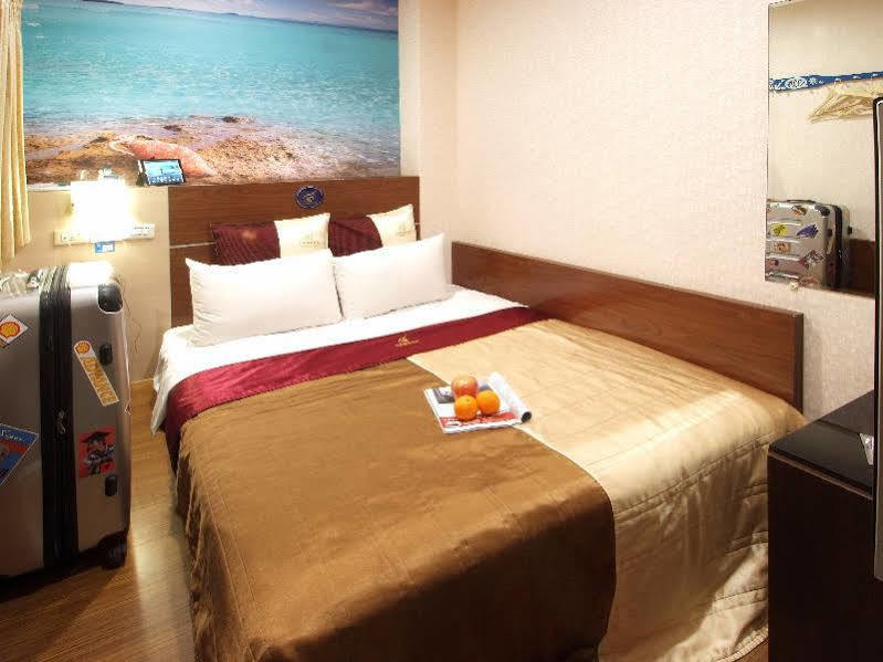 Golden Swallow Hotel Kota Hsinchu Bagian luar foto