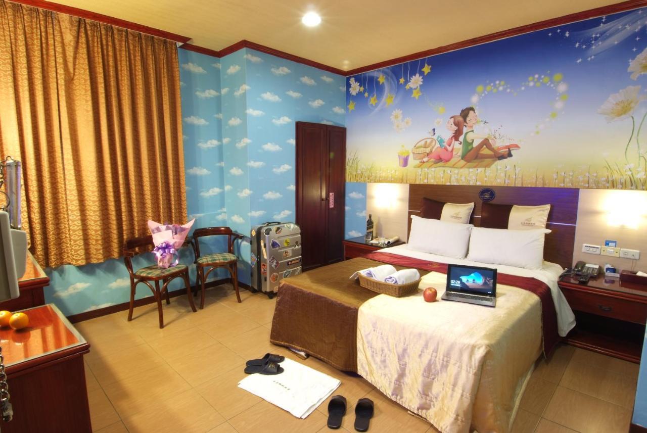 Golden Swallow Hotel Kota Hsinchu Bagian luar foto